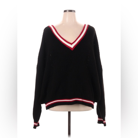 Collegiate Varsity Stripe V-Neck - Picture 8 of 9